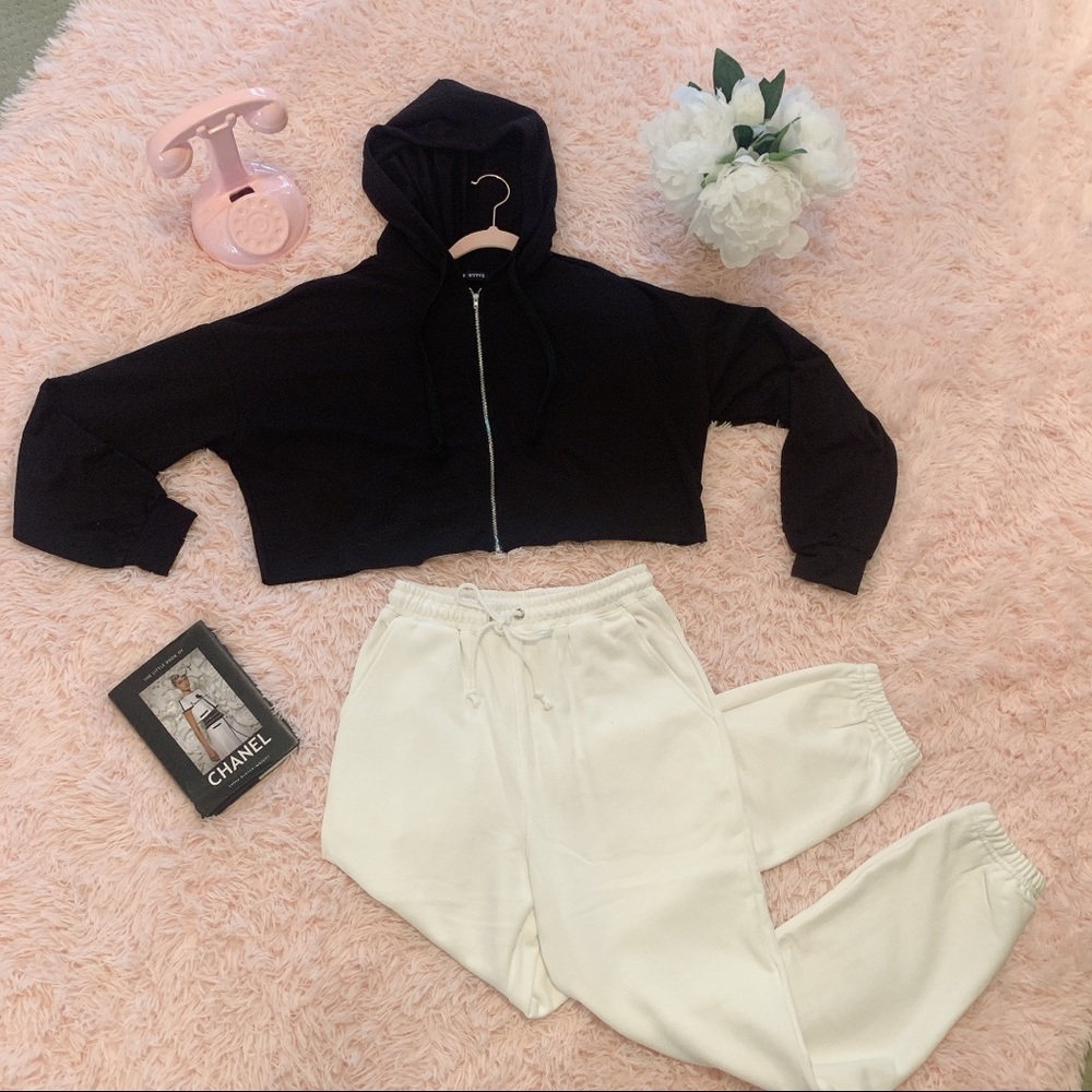 NWT Bobbie White Pocket Drawstring Joggers - Picture 3 of 14